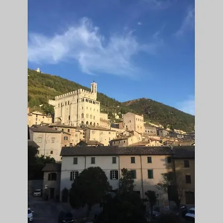Con Terrazza Su Palazzo Dei Consoli Apartament